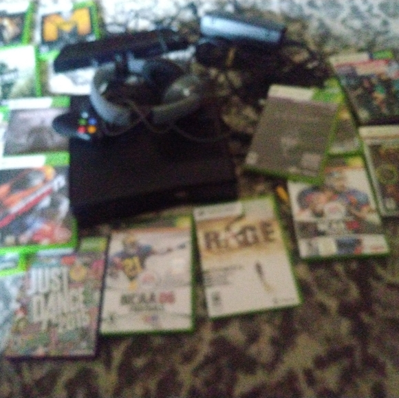 XBox 360 - Picture 6 of 7